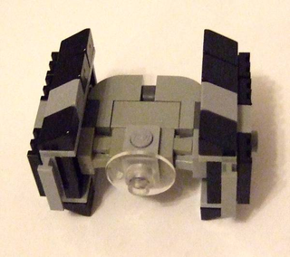 Illustration for article titled Using Hundreds of LEGO Star Wars Mini-Spaceships to Create Huge Battles